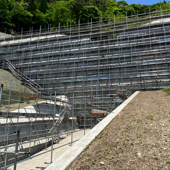 堰堤塗装用足場［山梨県牧丘町］