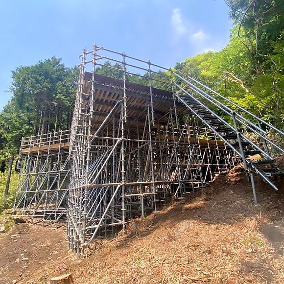 ダウンザホールハンマー用足場［神奈川県足柄下郡箱根町仙石原］